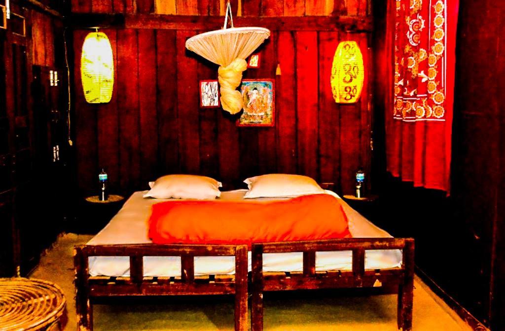 Shanta Ghar A Rustic Guesthouse 치트완 외부 사진