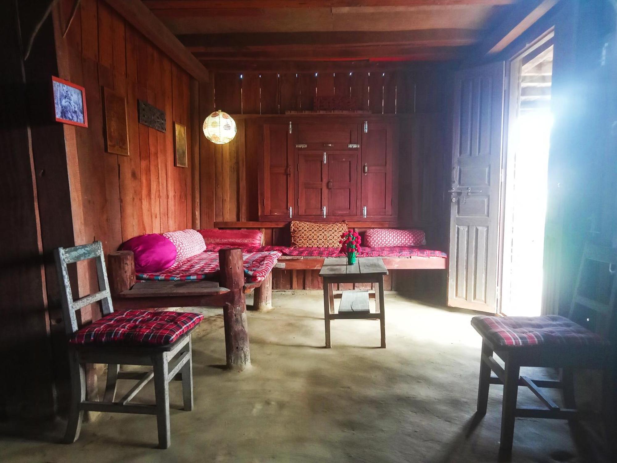 Shanta Ghar A Rustic Guesthouse 치트완 객실 사진