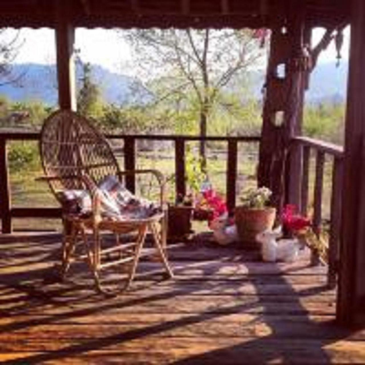 Shanta Ghar A Rustic Guesthouse 치트완 외부 사진