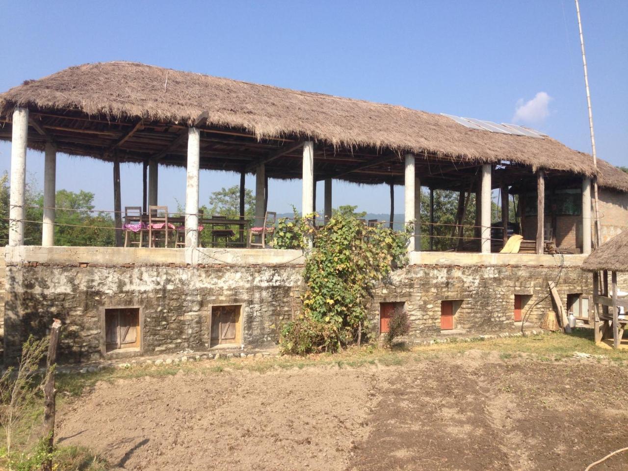 Shanta Ghar A Rustic Guesthouse 치트완 외부 사진