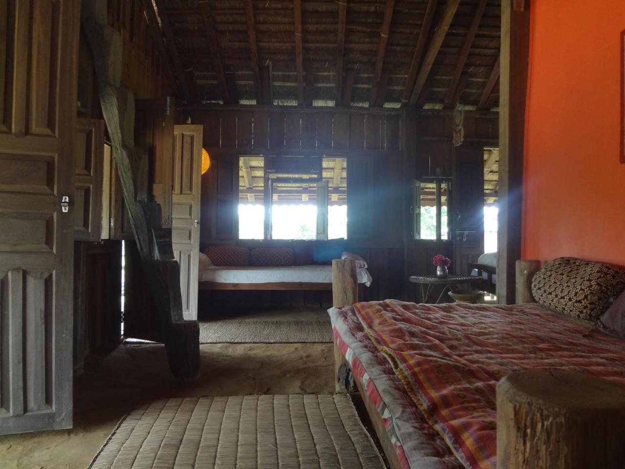 Shanta Ghar A Rustic Guesthouse 치트완 외부 사진
