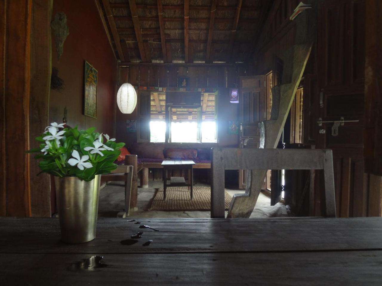 Shanta Ghar A Rustic Guesthouse 치트완 외부 사진