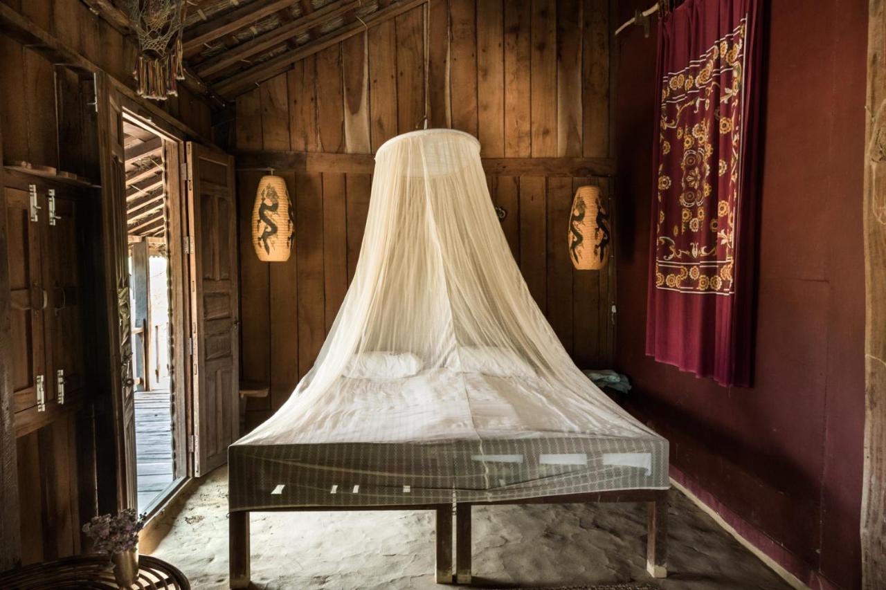 Shanta Ghar A Rustic Guesthouse 치트완 외부 사진