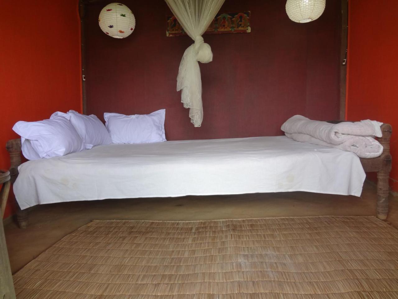Shanta Ghar A Rustic Guesthouse 치트완 외부 사진