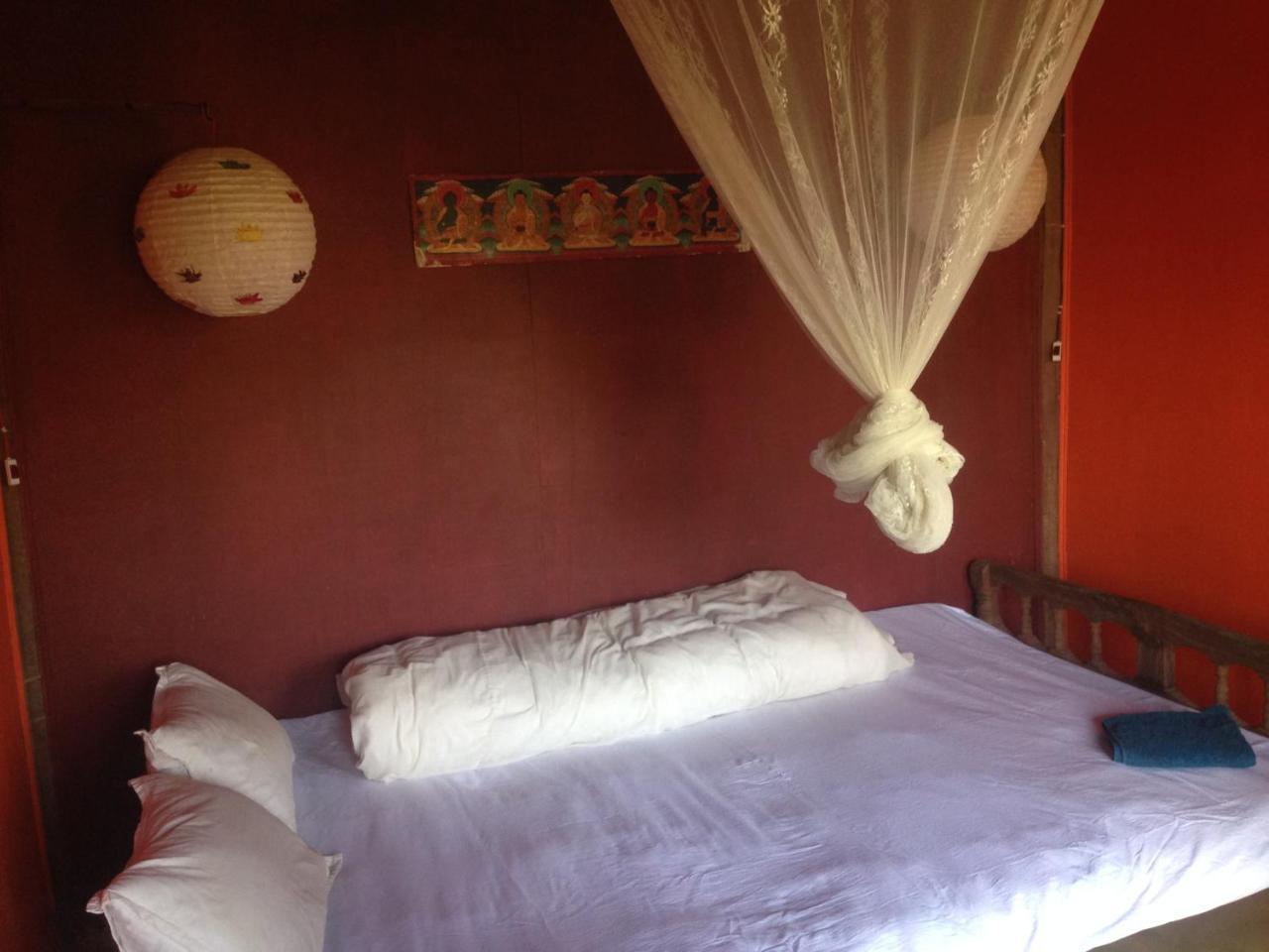 Shanta Ghar A Rustic Guesthouse 치트완 외부 사진