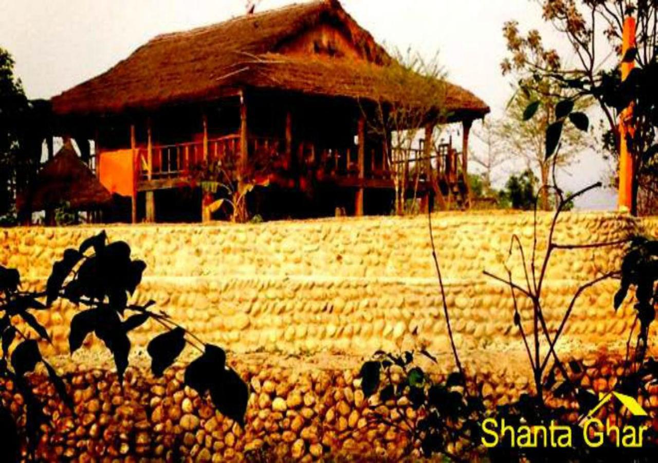 Shanta Ghar A Rustic Guesthouse 치트완 외부 사진